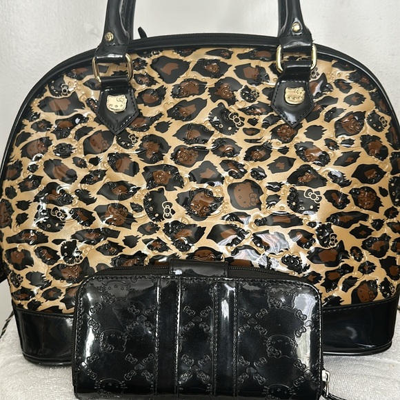 Hello kitty large Alma handbag with matching wallet - Picture 2 of 7